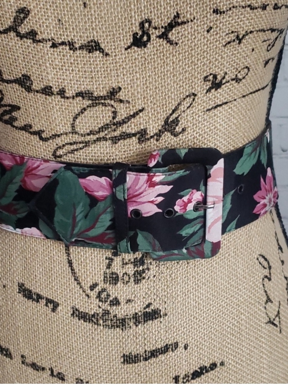 VINTAGE- Floral Wide Waist Belt – Black with Pink & Green Floral Print xs/s
